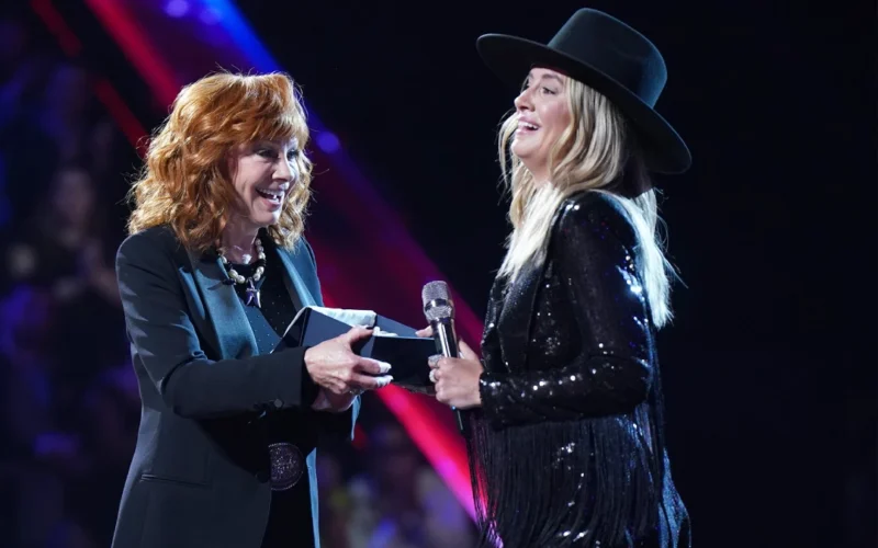 Reba McEntire Honors Lainey Wilson